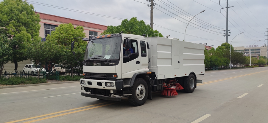 Qingling Isuzu FVR Washer and Sweeper Cooperation Case in Iraq