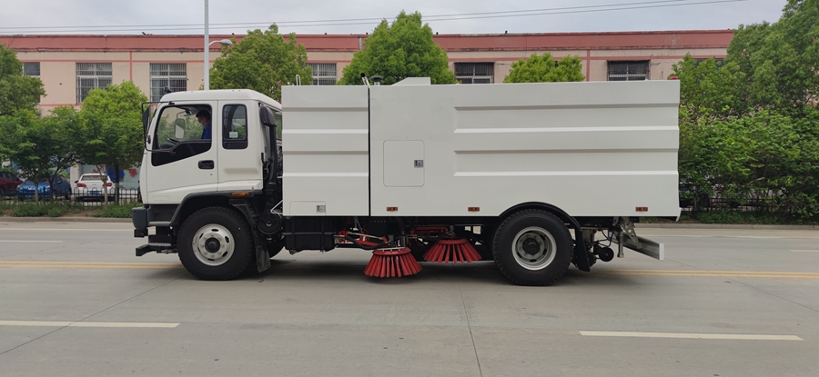 Qingling Isuzu FVR Washer and Sweeper Cooperation Case in Iraq