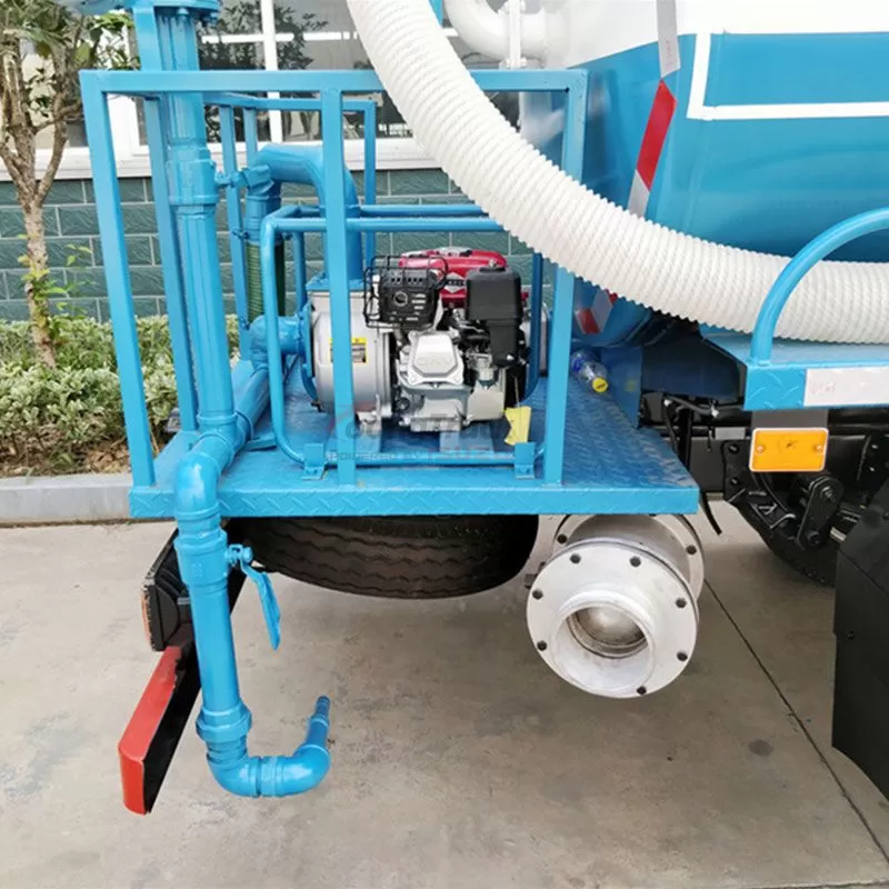 Isuzu NKR sewage cleaning truck