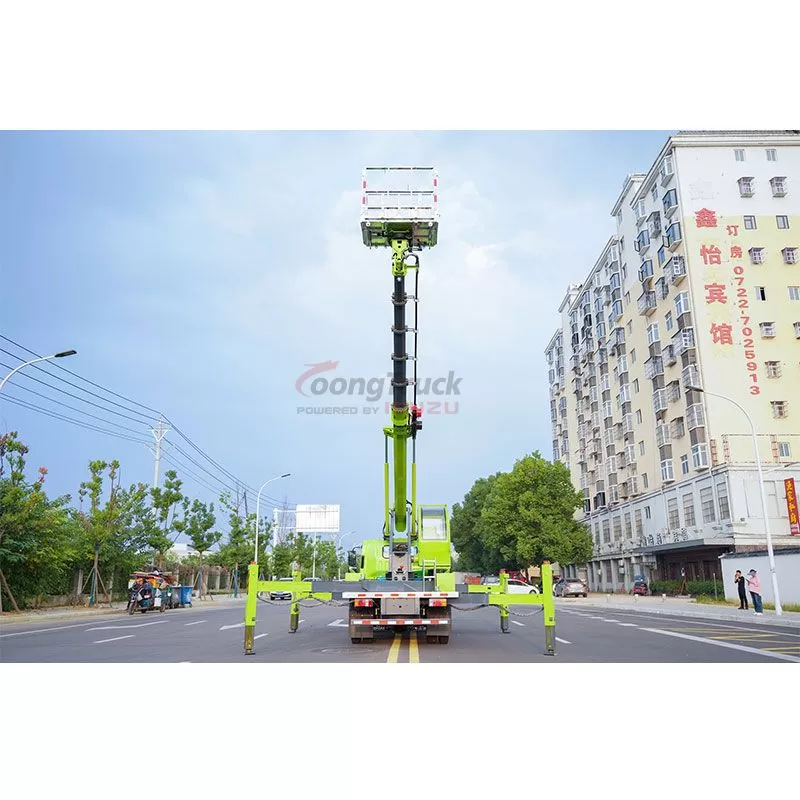 Isuzu 32m aerial work vehicle and Isuzu engine can switch between rear drive and four-wheel drive. The working height is 32m, and the working platform has a load of 200KG